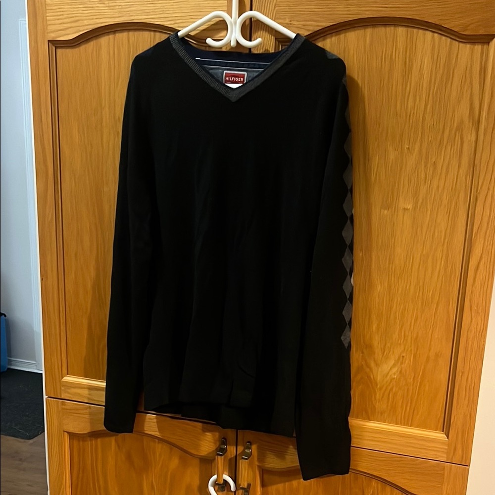 Tommy Hilfiger Men’s Black and Marine Shirt